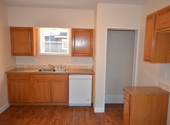 5th image of 291 Saint Leger Ave