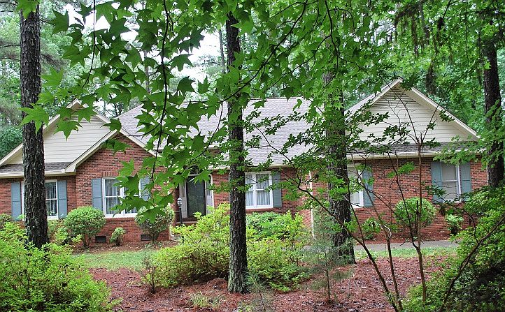 2nd image of 3653 Huntington Dr