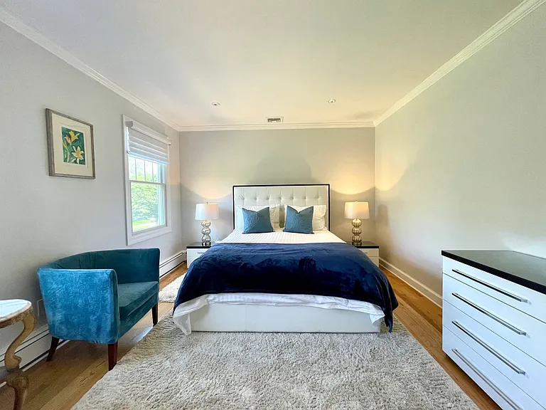 Pleasant Ln — Photo 10