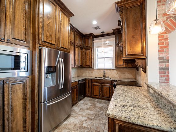 4th image of 1550 Lacadie Dr Unit 5