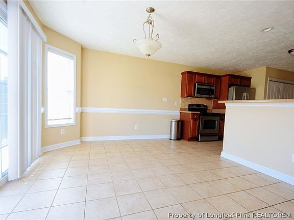 5th image of 173 Collinwood Dr