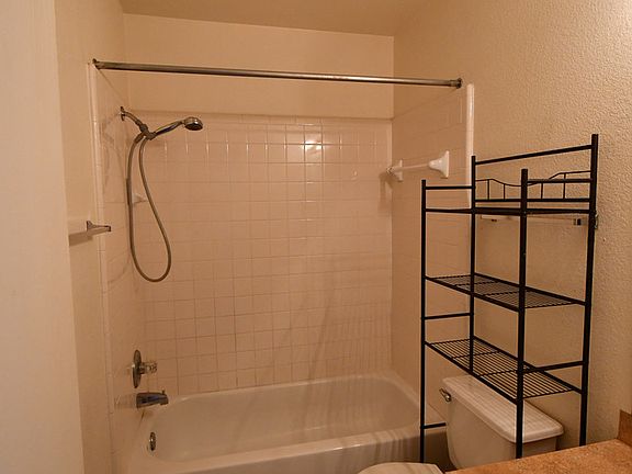 4th image of 4003 Doraine Ct APT B
