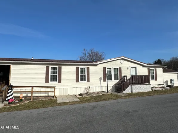 506 Earnhardt Dr, Altoona, PA 16601