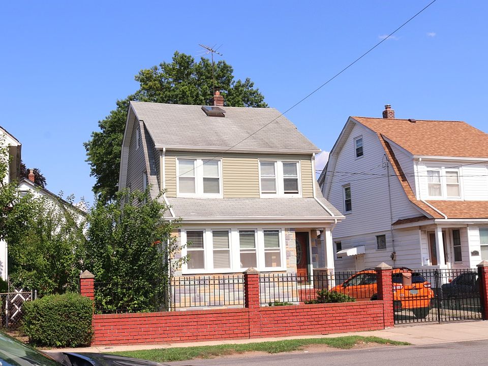 1st image of 9205 224th St
