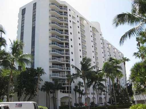 4th image of 3610 Yacht Club Dr APT 407