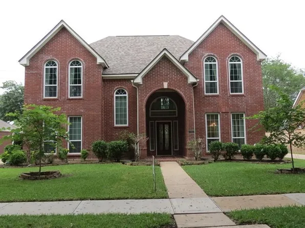 3303 Richland Dr, Sugar Land, TX 77478