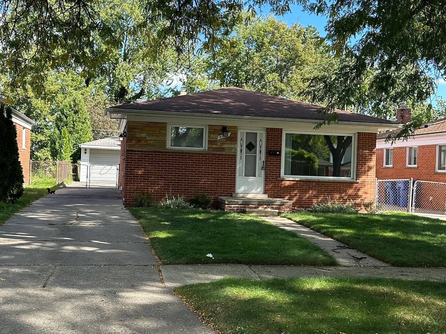 3 bed, 1000 sqft, $2,000 — Photo 2