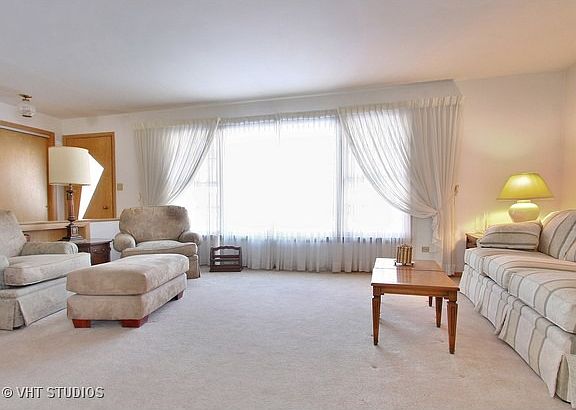 2nd image of 5744 N Natoma Ave