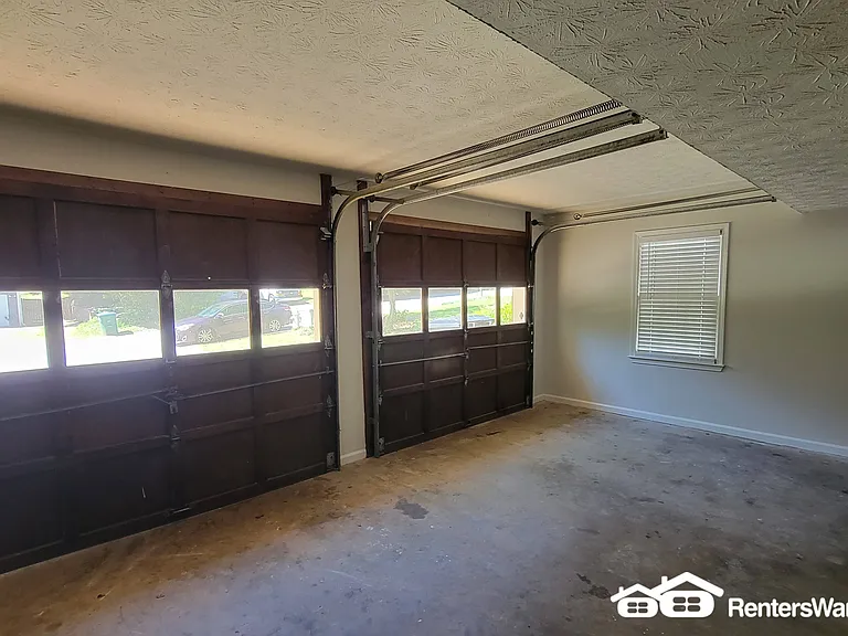 2532 Mistletoe Ln — Photo 13