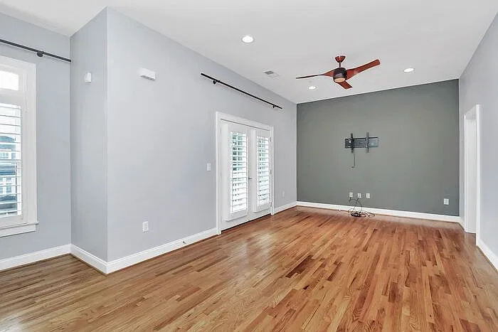 3 bed, 2.5 bath, 1499 sqft, $3,400 — Photo 4