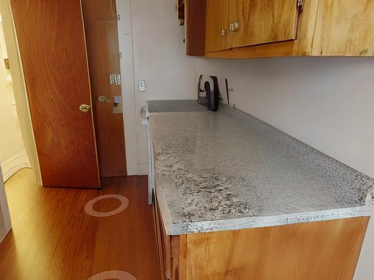 27 Howe St #5 — Photo 2