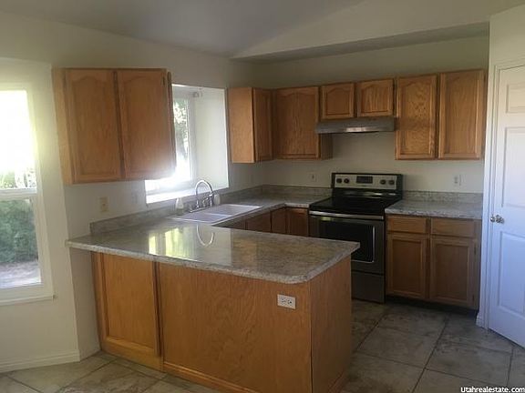 3rd image of 2098 W Wasa St