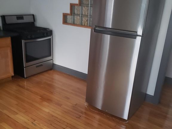 2nd image of 1416-1418 E Hyde Park Blvd #102