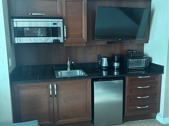 3rd image of 125 E Harmon Ave #1719