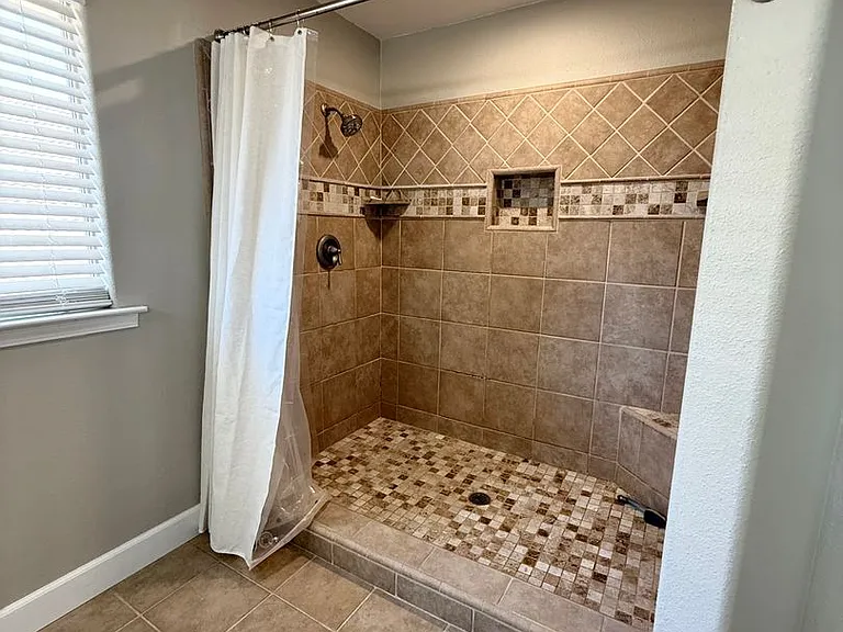 1019 Nanette Ln — Photo 21