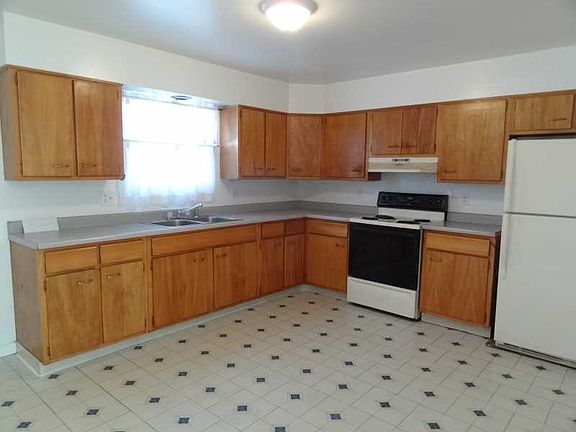 3rd image of 1315 Howard Ave