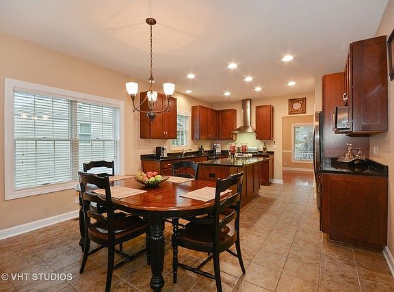 4th image of 39W165 Dobson Ln