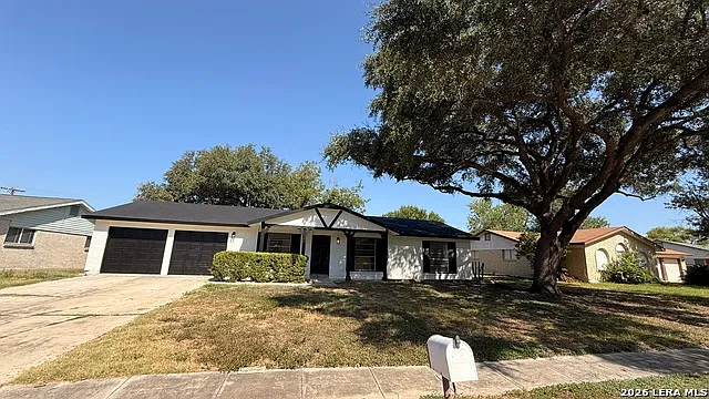 4 bed, 6.0 bath, 1582 sqft, $2,100 — Photo 2