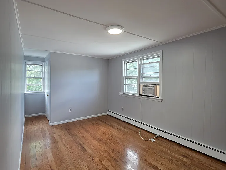 48 Archer St #2 — Photo 7