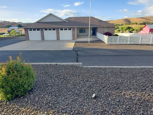 10811 Tieton Dr, Yakima, WA 98908