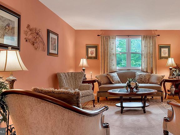 4th image of 3 Binford Ln