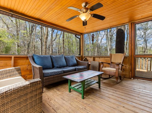 2 Diamond Dr, Stanton, KY 40380
