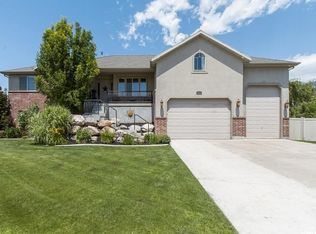 134 N Wagon Wheel Cir, Farmington, UT 84025