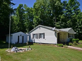 497 Manistee Rd, Cadillac, MI 49601