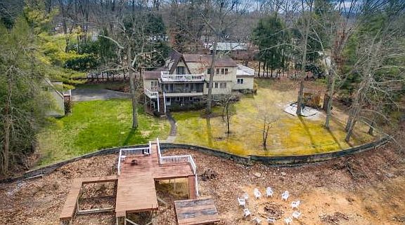 2nd image of 836 Lake Point Dr