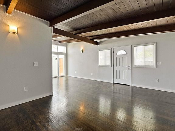 4th image of 2519 Emmett Way