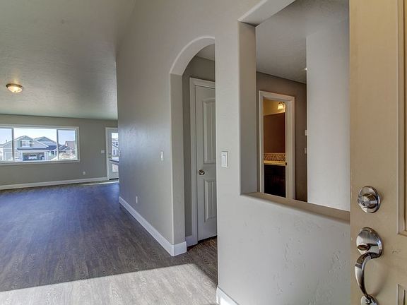 4th image of 1569 Ponderosa Ave