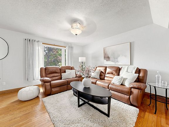 4th image of 54 Dorothy Ave