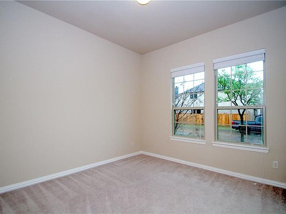 3rd image of 4501 Forest Cove Dr