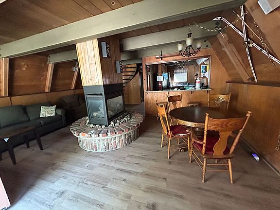 5th image of 3331 W River Park Dr