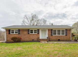 3504 McKnight Mill Rd, Greensboro, NC 27405