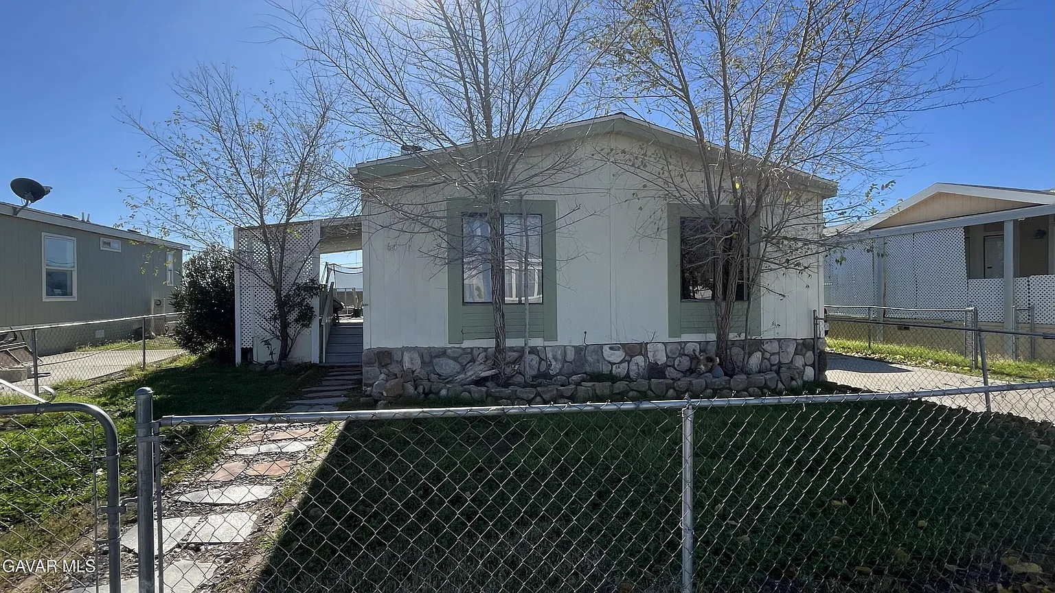3303 Sierra Hwy Space 64 photo 1
