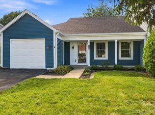 798 Stanford Ln, Carol Stream, IL 60188