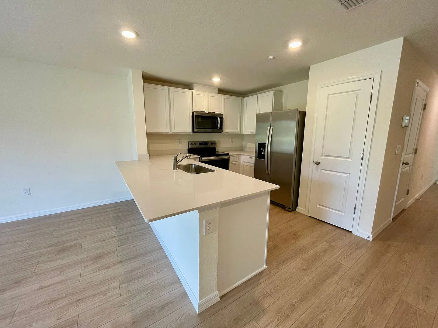 Brand new townhome located in New Smyrna Beach — Photo 3