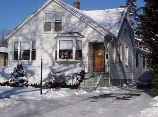 942 Hollywood Ave, Des Plaines, IL