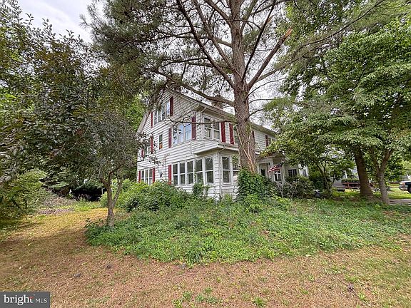4th image of 405-403 Main St