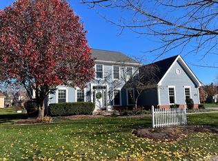 26W168 Prestwick Ln, Winfield, IL 60190