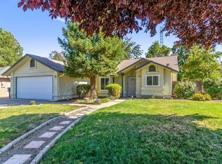 1583 W Henley Creek Rd, Reedley, CA 93654