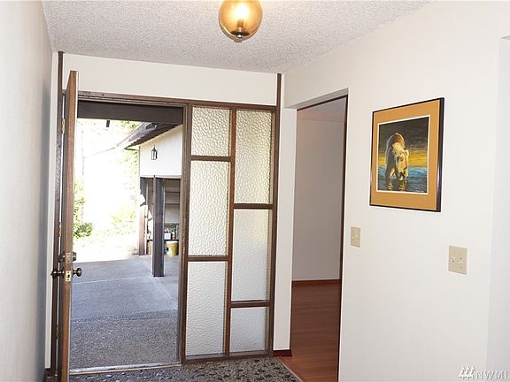4th image of 14905 SE 47th Pl