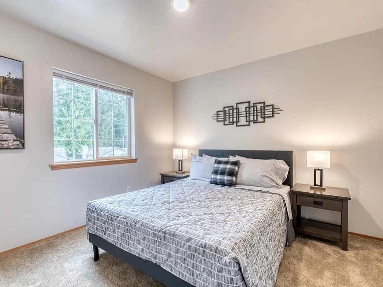 3rd bedroom upstairs with Queen bed