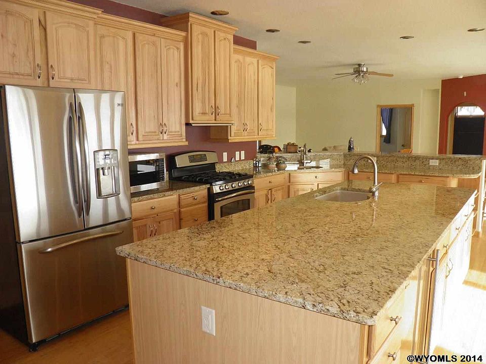 1st image of 901 Meadowlark Ln