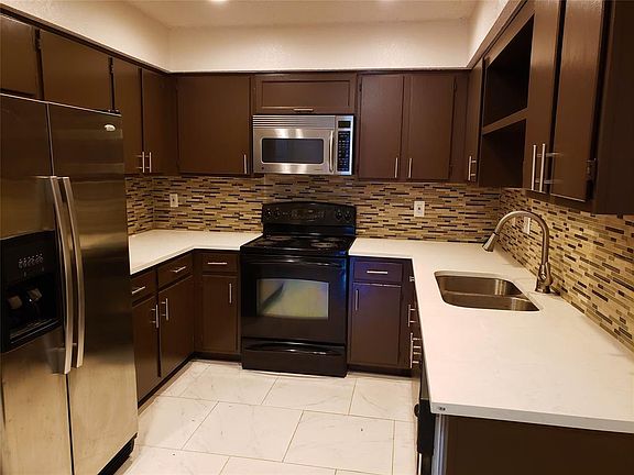 5th image of 916 Hilltop Dr #D