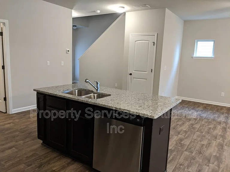 738 Galveston Way — Photo 5