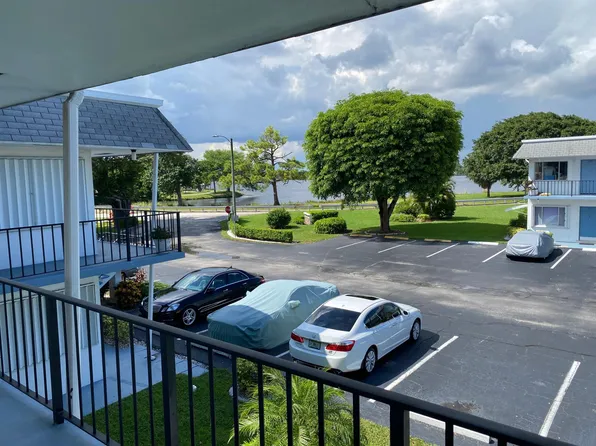2440 Lake Osborne Dr APT 204, Lake Worth, FL 33461