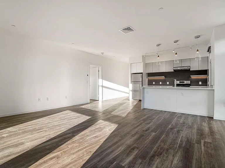 839 Beacon — Photo 34