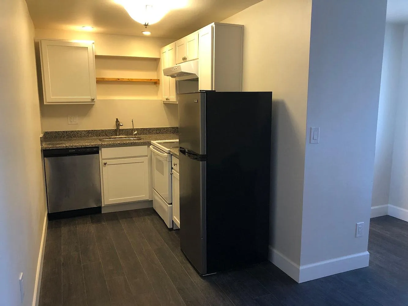 Studio, 400 sqft, $950 — Photo 4